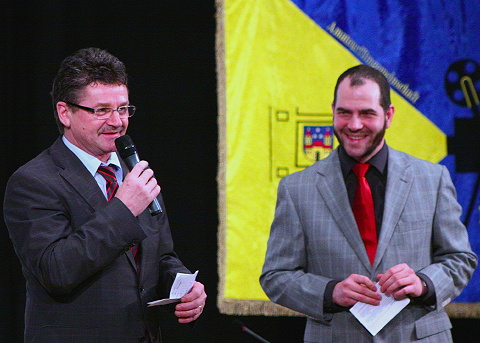 Eröffnung des Wettbewerbes durch Oberbürgermeister Hubertus Wacker (links) und Burkhard Schmidtke. (Foto: AFG/Rainer Flöter)