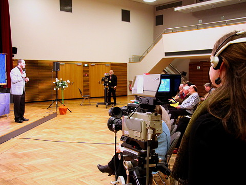 Unsere Kameras haben immer alles gut im Bild, wie hier bei der Eröffnung des Wettbewerbs. (Foto: AFG/Rainer Flöter)