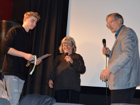 Darian Patzak, Katja Georgi-Wasserscheidt und Dr. Rainer Schubert bei der Preisverleihung (Quelle: VFS / E. Walther)