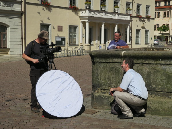 Bei den Dreharbeiten zum Werbeclip: Sebastian Bräuniger an der Kamera mit Burkhard Schmidtke (rechts) und Henner Staude (hinten) (Quelle: VFS/Schubert)