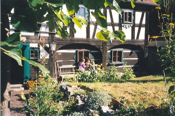 „Stubenkino, bewegte Bilder ins Haus geholt“ – Das Museum Dittelsdorf unternimmt eine Zeitreise in die frühe Schmalfilmzeit (Quelle: Wieland Menzel/Museum Dittelsdorf)